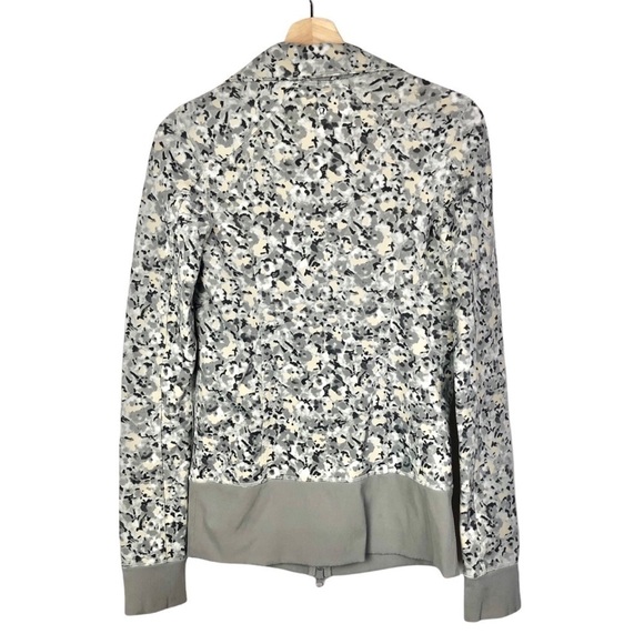 Lululemon Nice Asana Athletic Jacket in Not So Petite Fleur Silver Spoon 6 - Picture 3 of 7